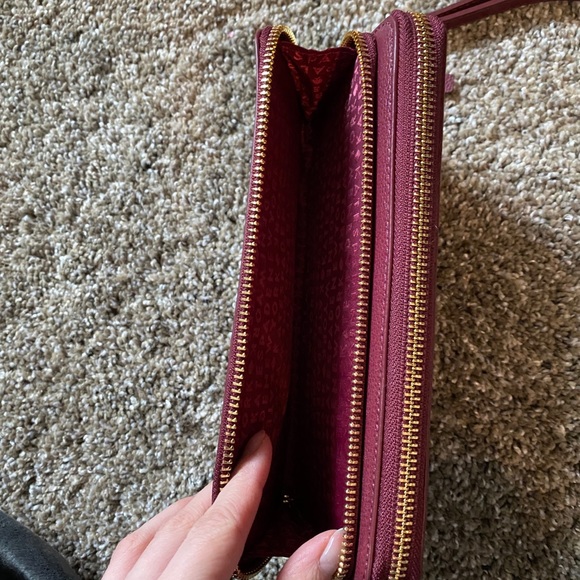 Kate Spade Wristlet - Picture 4 of 4